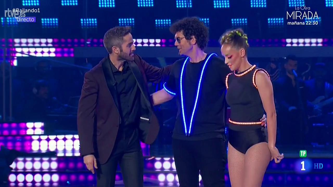 La 1 [HD] [stream] - bailando con las estrellas primer programa iluminacion escasa 2018-05-15-23h32m36s040(compr).jpg