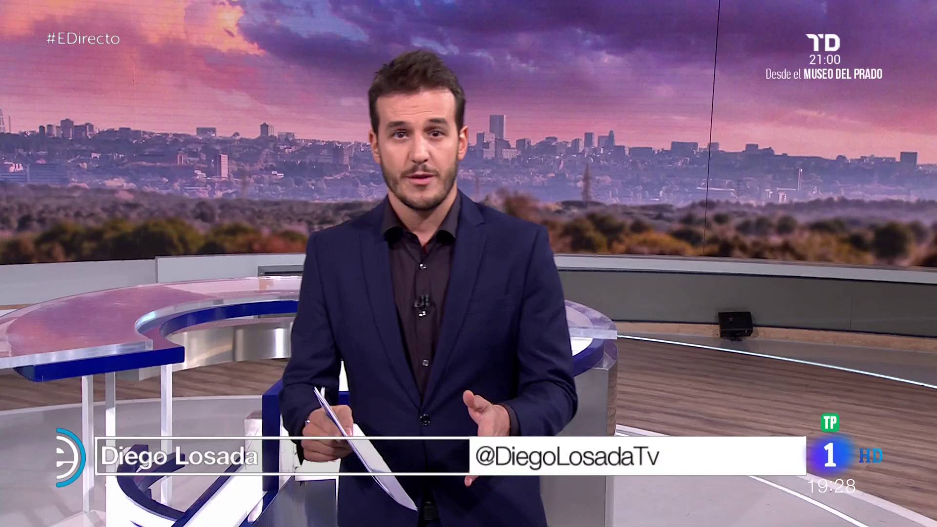 La 1 [HD] [TDT] -  España directo ya en HD desde el estudio 4 Prado del rey 2018-11-19-19h28m33s357(compr).jpg