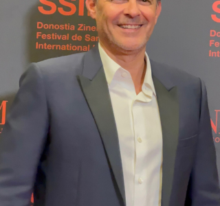 Alfombra-roja-de-El-extranjero-10