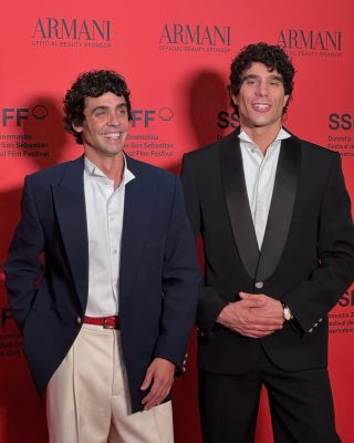 74SSIFF-Alfombra-Roja-de-La-bola-negra-52