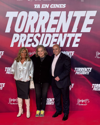 Alfombra-roja-de-Torrente-Presidente-64