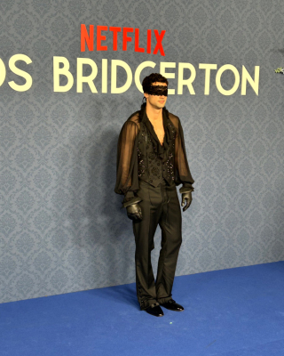 Baile-de-mascaras-de-Los-Bridgerton-015