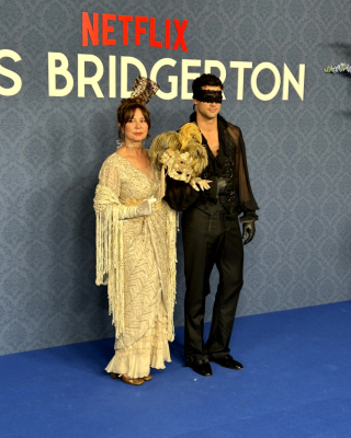 Baile-de-mascaras-de-Los-Bridgerton-016