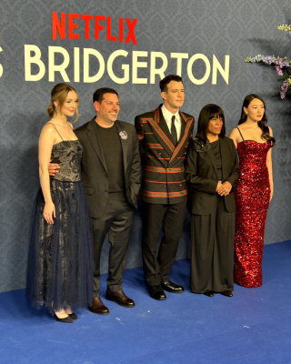 Baile-de-mascaras-de-Los-Bridgerton-102