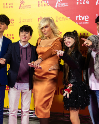 Benidorm-Fest-2026-Alfombra-fucsia-02
