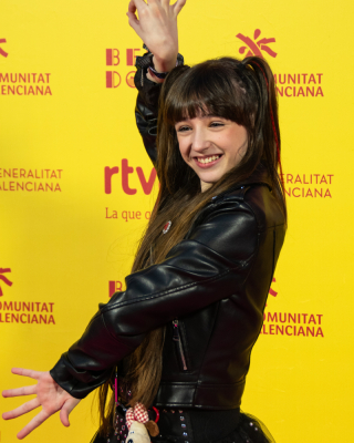 Benidorm-Fest-2026-Alfombra-fucsia-03