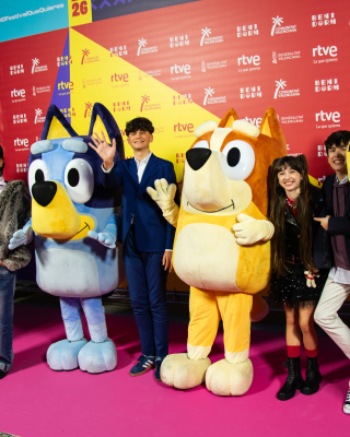 Benidorm-Fest-2026-Alfombra-fucsia-09