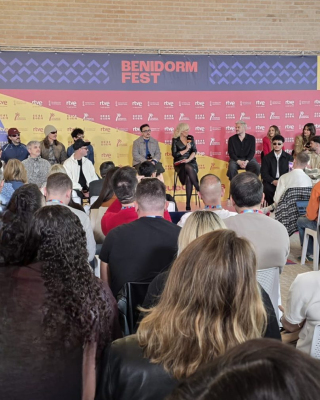 Benidorm-Fest-2026-Rueda-de-prensa-de-los-18-artistas-01