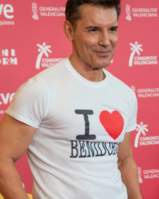 Benidorm-Fest-2026-Rueda-de-prensa-de-los-presentadores-08