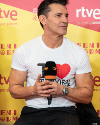 Benidorm-Fest-2026-Rueda-de-prensa-de-los-presentadores-31