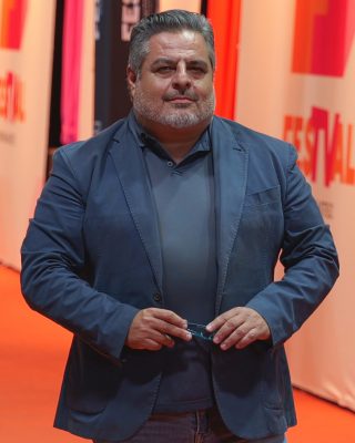 FesTVal-2026-Alfombra-naranja-de-A-la-deriva-02
