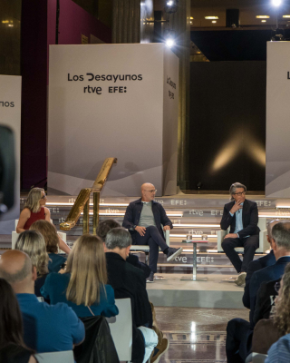 Luis-de-la-Fuente-en-Los-Desayunos-de-RTVE-y-la-Agencia-EFE-14