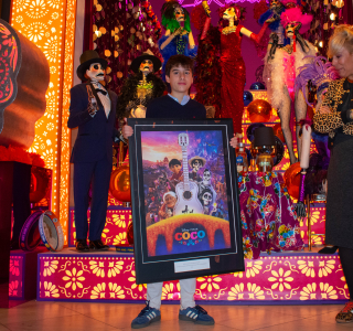 Pase-especial-de-RTVE-al-altar-de-muertos-2025-05