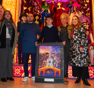 Pase-especial-de-RTVE-al-altar-de-muertos-2025-06