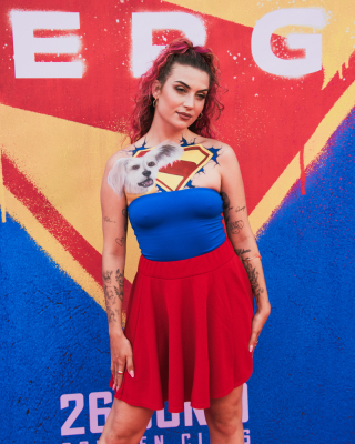 Pase-especial-de-Supergirl-13