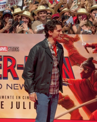 Photocall-con-Tom-Holland-por-el-debut-de-Espana-en-el-Mundial-03