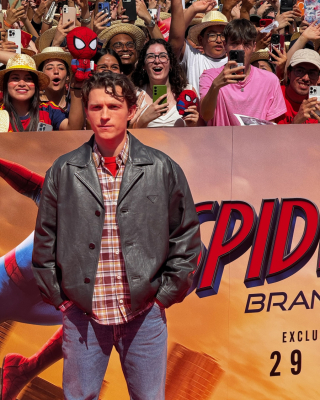 Photocall-con-Tom-Holland-por-el-debut-de-Espana-en-el-Mundial-08
