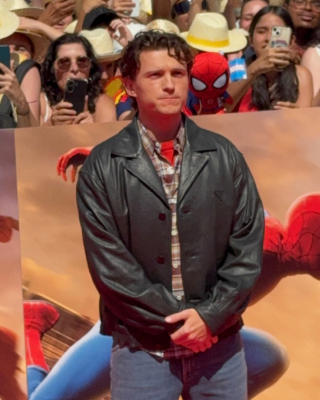 Photocall-con-Tom-Holland-por-el-debut-de-Espana-en-el-Mundial-10