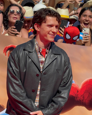 Photocall-con-Tom-Holland-por-el-debut-de-Espana-en-el-Mundial-11