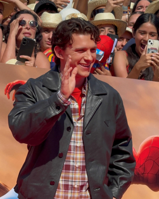 Photocall-con-Tom-Holland-por-el-debut-de-Espana-en-el-Mundial-12