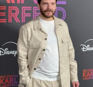 Photocall-de-presentacion-de-Becoming-Karl-Lagerfeld-02