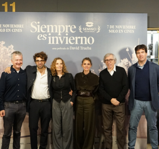 Photocall-de-Siempre-es-invierno-10