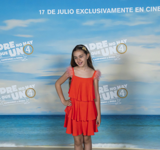 Photocall-presentacion-Padre-no-hay-mas-que-uno-09