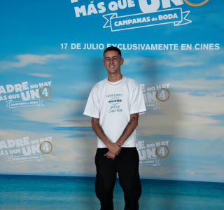 Photocall-presentacion-Padre-no-hay-mas-que-uno-4-02