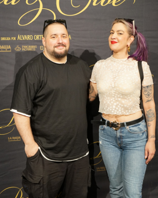 Premiere-de-Drea-y-Cloe-01