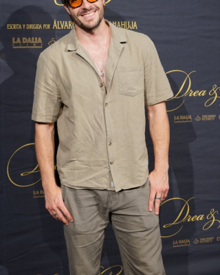 Premiere-de-Drea-y-Cloe-06