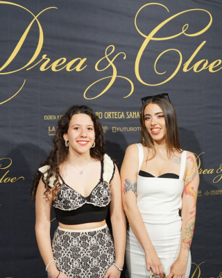 Premiere-de-Drea-y-Cloe-09