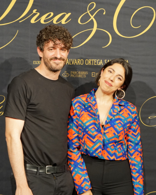 Premiere-de-Drea-y-Cloe-18