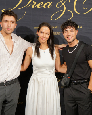 Premiere-de-Drea-y-Cloe-55