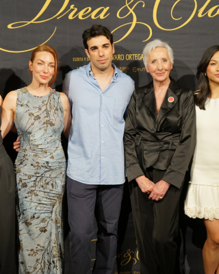 Premiere-de-Drea-y-Cloe-84