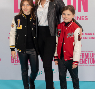 Premiere-de-La-Familia-Beneton-82