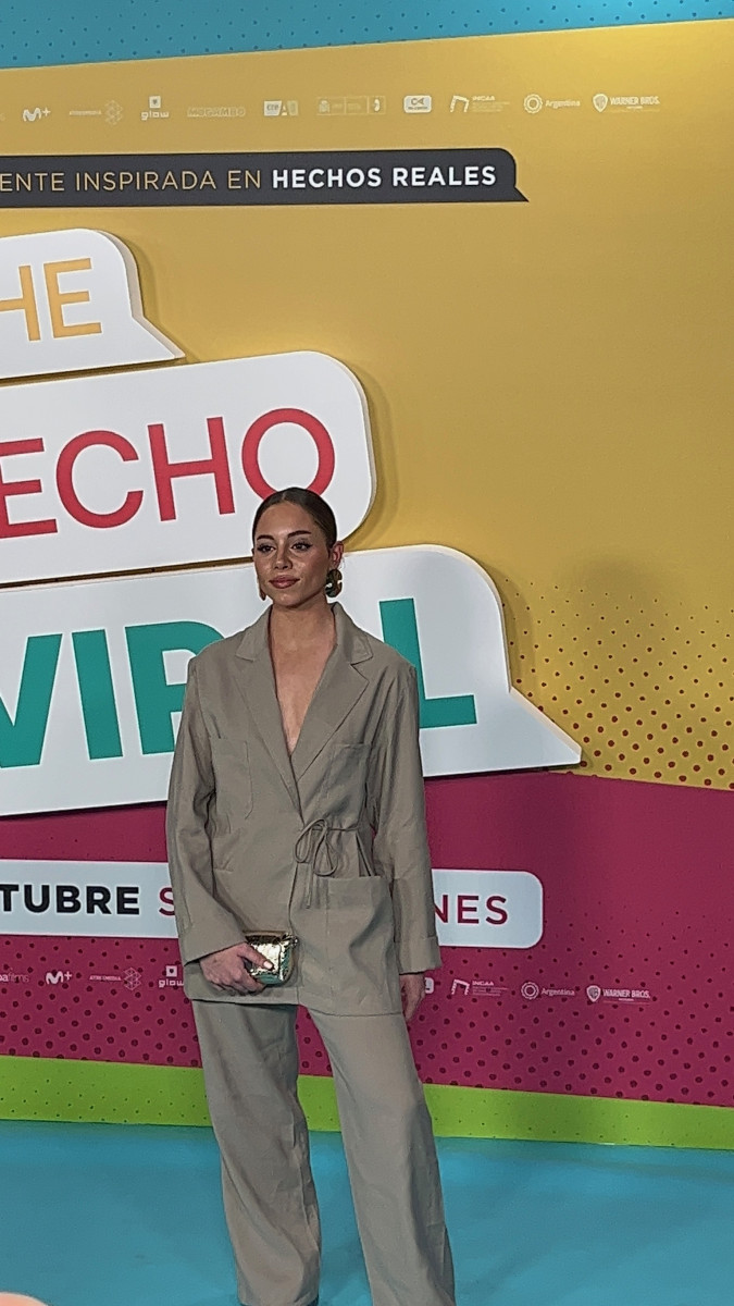 Premiere De Me He Hecho Viral Mundoplus tv