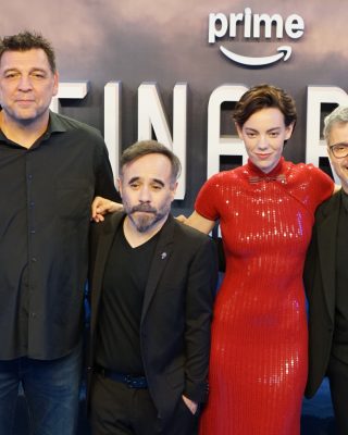 Premiere-de-Reina-Roja-Loba-Negra-07