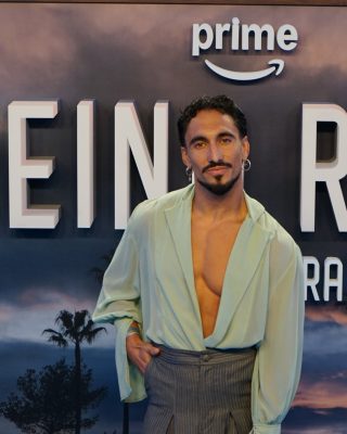 Premiere-de-Reina-Roja-Loba-Negra-20