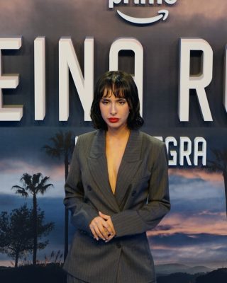 Premiere-de-Reina-Roja-Loba-Negra-35