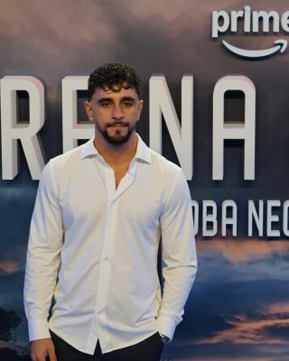 Premiere-de-Reina-Roja-Loba-Negra-42