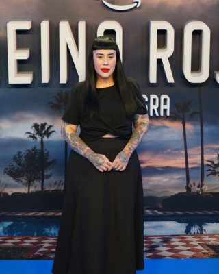 Premiere-de-Reina-Roja-Loba-Negra-43
