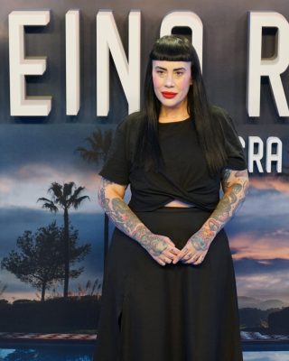 Premiere-de-Reina-Roja-Loba-Negra-44