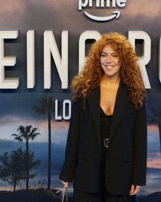 Premiere-de-Reina-Roja-Loba-Negra-46