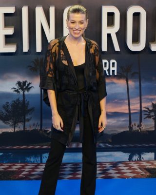 Premiere-de-Reina-Roja-Loba-Negra-56