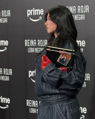 Premiere-de-Reina-Roja-Loba-Negra-61
