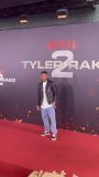 Premiere-de-Tyler-Rake-08