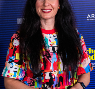 Premiere-de-Warhol-Vijande-Mas-que-Pistolas-Cuchillos-y-Cruces-01