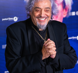 Premiere-de-Warhol-Vijande-Mas-que-Pistolas-Cuchillos-y-Cruces-02