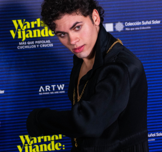 Premiere-de-Warhol-Vijande-Mas-que-Pistolas-Cuchillos-y-Cruces-03