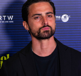 Premiere-de-Warhol-Vijande-Mas-que-Pistolas-Cuchillos-y-Cruces-07